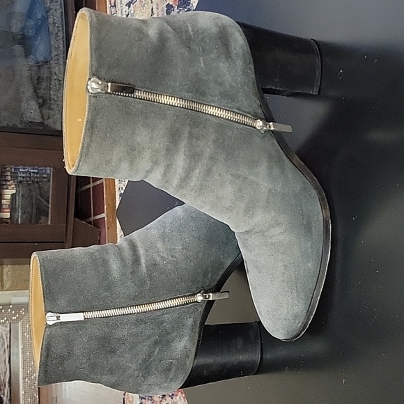 Authentic mens Christian Louboutin suede gray motorcycle boots.